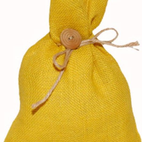 zluty-jutovy-pytlik-s-knoflikem-2 SÄCKCHEN MIT HOLZKNOPF